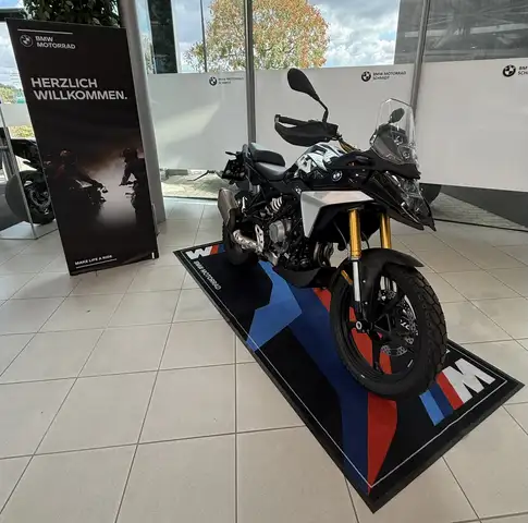 BMW F view 2