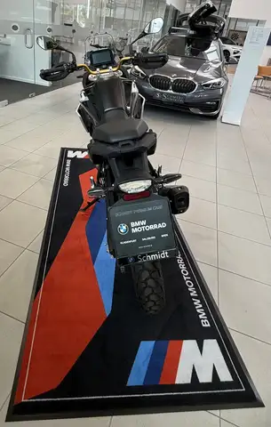BMW F view 4