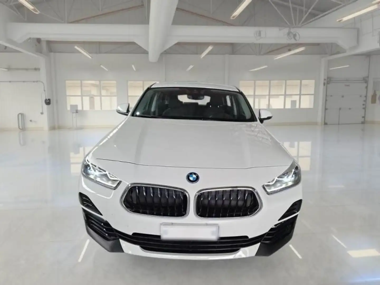 BMW X2 X2 xdrive25e Business X auto Bianco - 1
