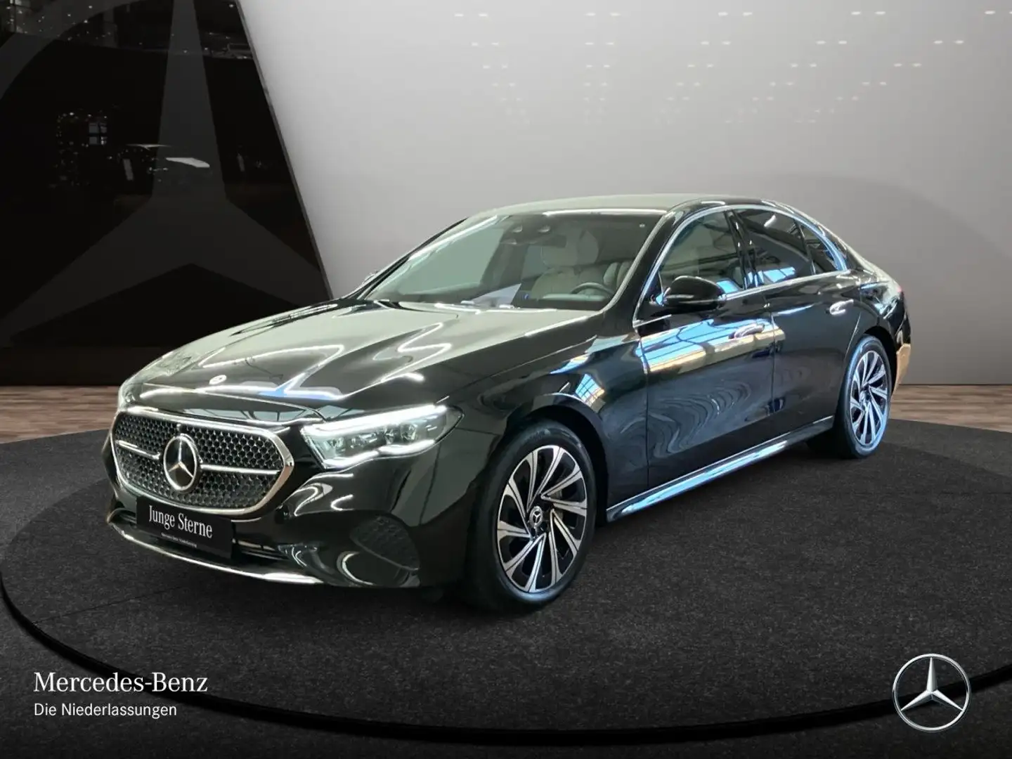 Mercedes-Benz E 300 e Avantgarde Fahrass WideScreen Airmat Pano Schwarz - 2