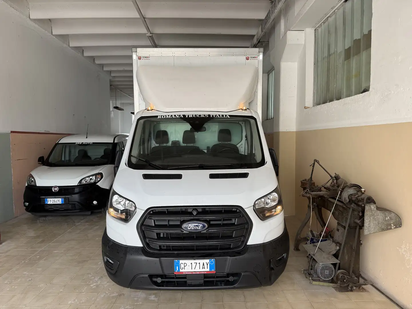 Ford Transit CABINATO * BOXATO * FURGONATO * CENTINATO * Blanco - 1