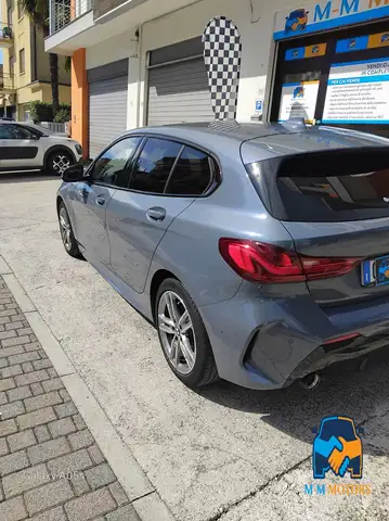 BMW 1 Series view 4