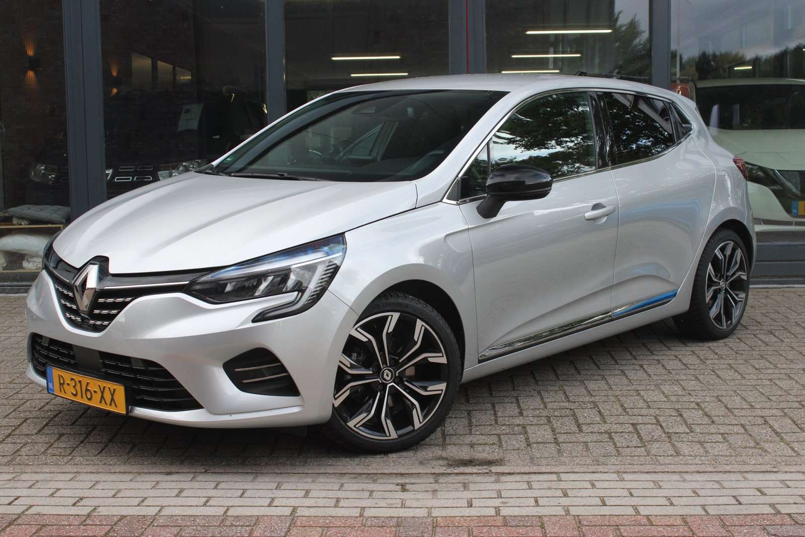 Renault Clio nuo 304 €/ mėn Benzinas/Elektra 2022m. Hečbekas Automatinė
