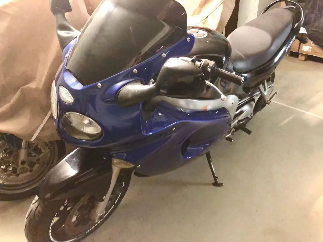 Triumph Sprint 900