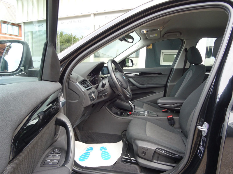 BMW X1 sDrive18i Aut Advantage Navi LED Kam Lenkr.H. — photo 13