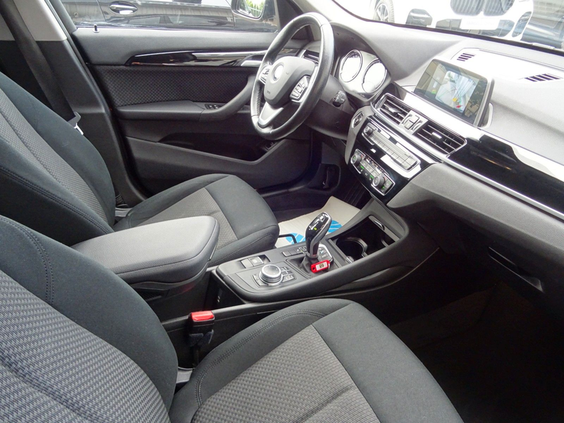 BMW X1 sDrive18i Aut Advantage Navi LED Kam Lenkr.H. — photo 8