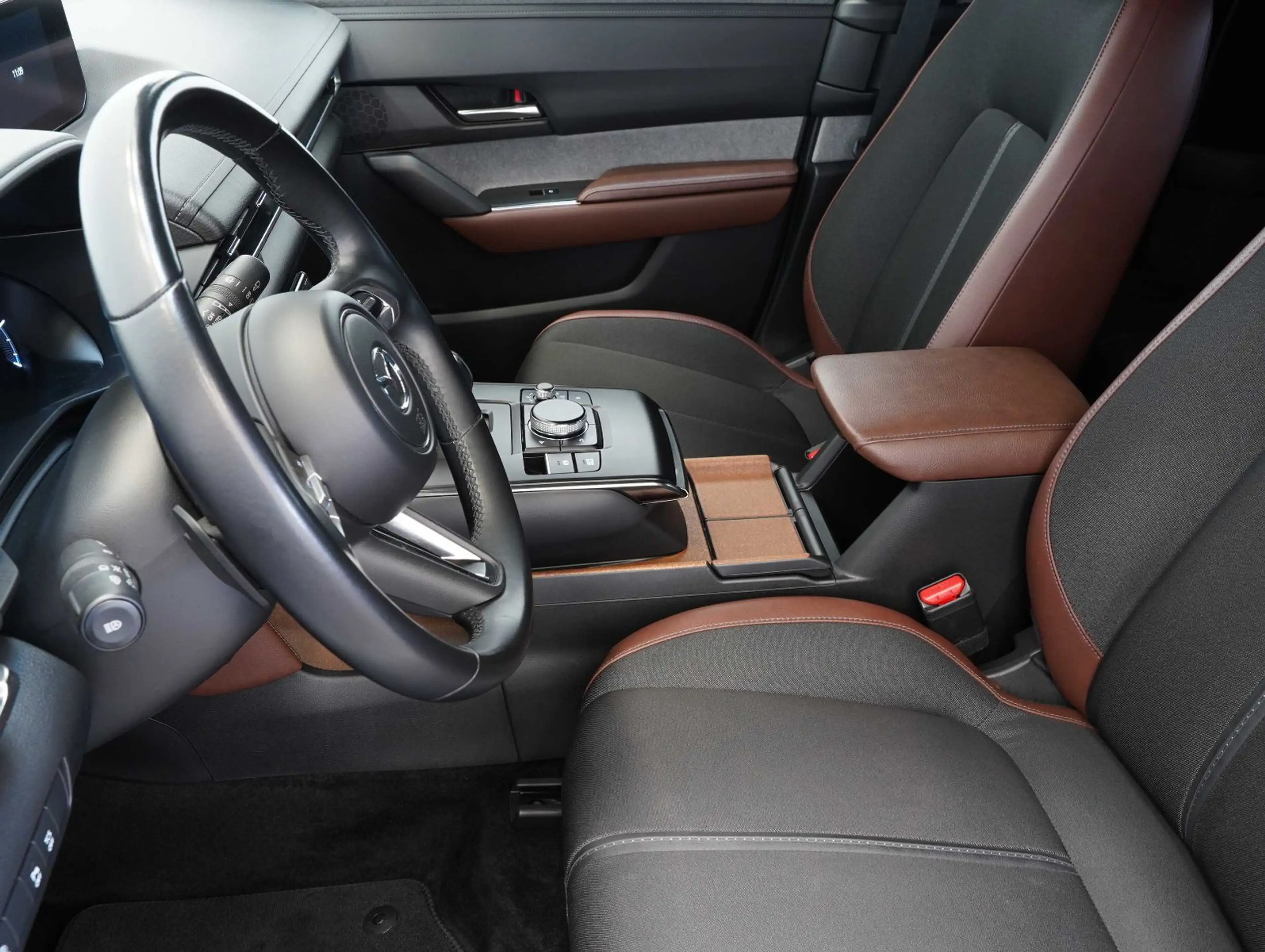 Mazda MX-30 e-SKYACTIV Advantage — photo 5