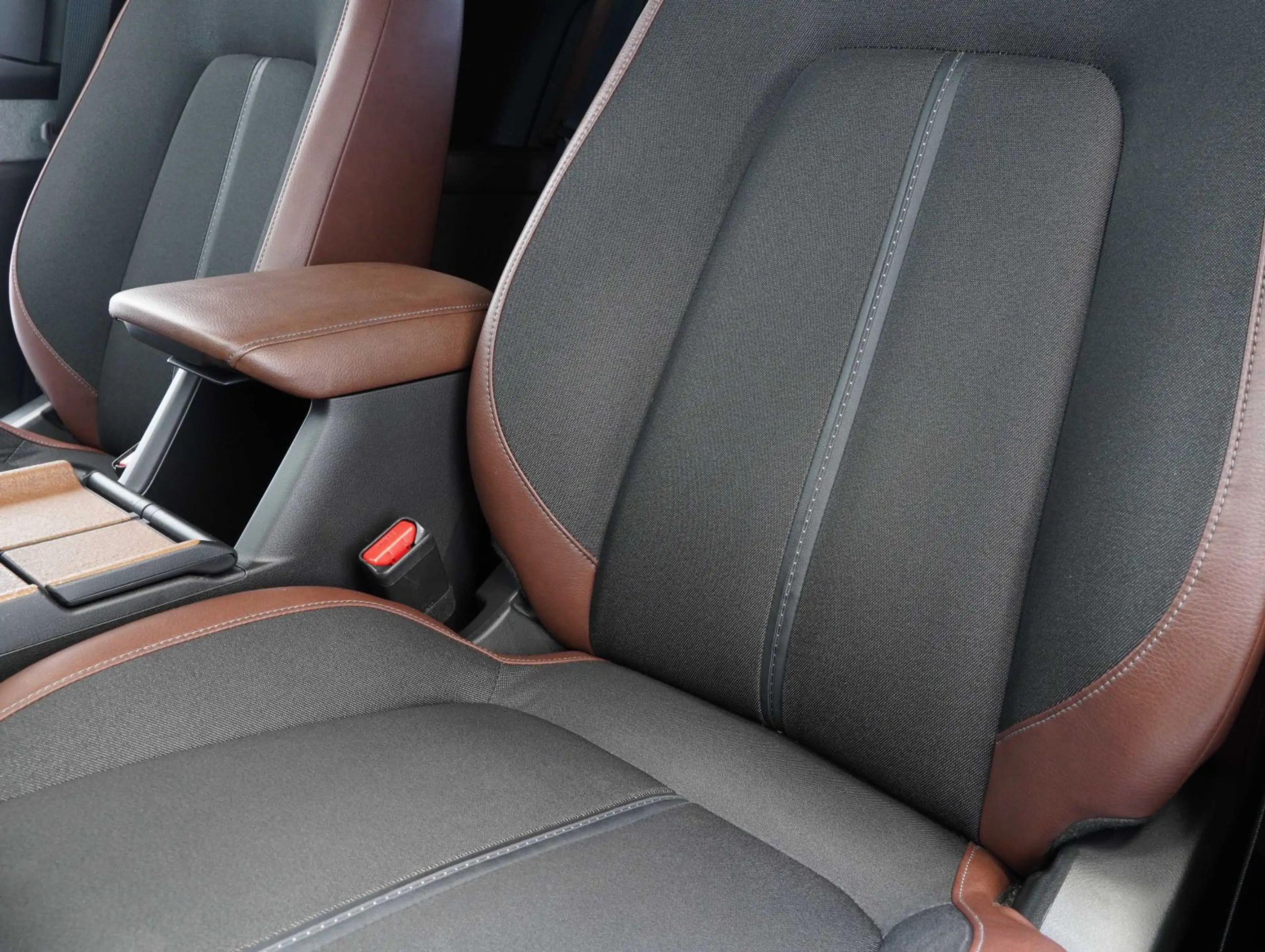 Mazda MX-30 e-SKYACTIV Advantage — photo 11