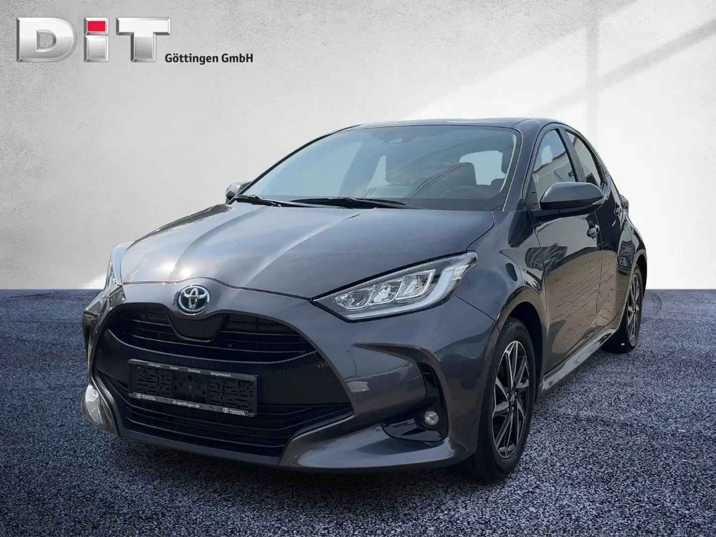 Toyota Yaris 1.5 D Team Deutschland Klimaautomatik Grijs - 2