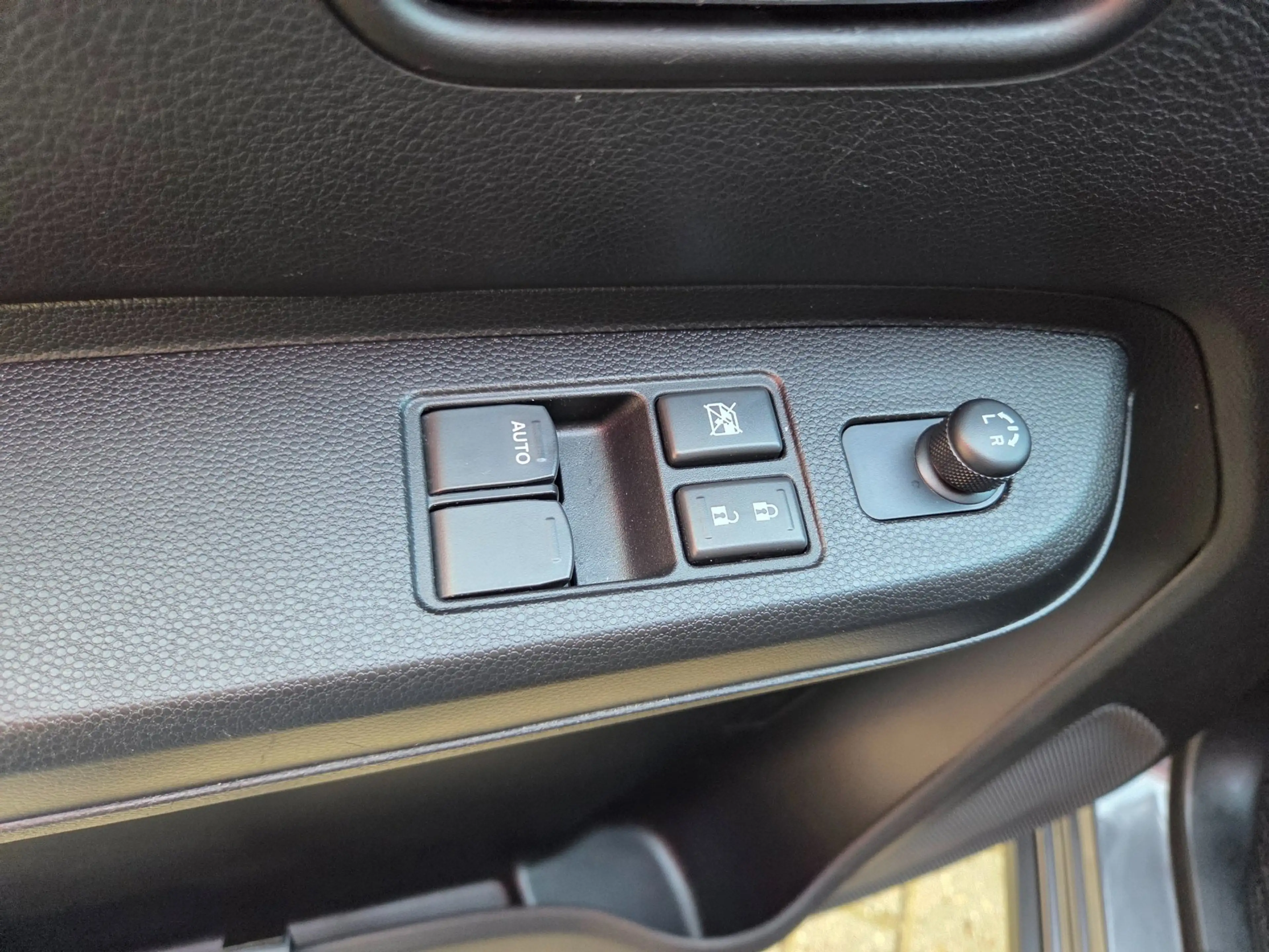 Suzuki Ignis 1.2 Smart Hybrid Select Camera/ LM velgen/ Carplay — photo 12
