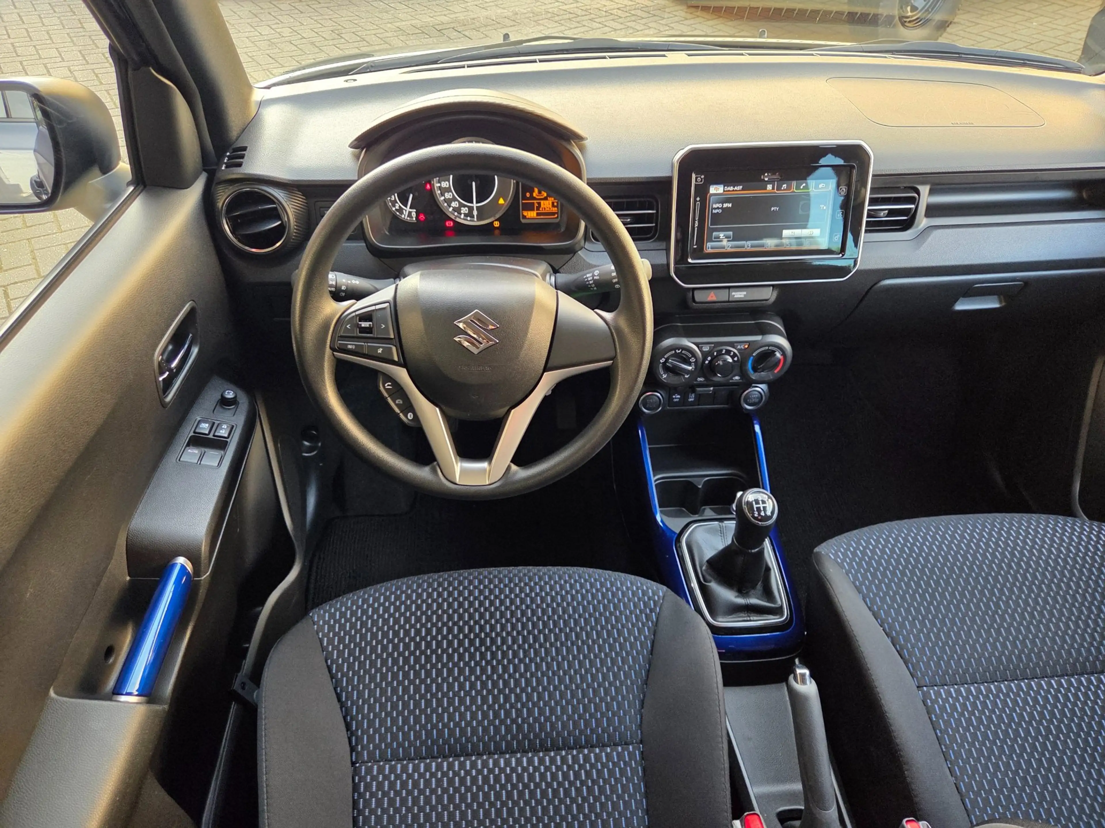 Suzuki Ignis 1.2 Smart Hybrid Select Camera/ LM velgen/ Carplay — photo 9