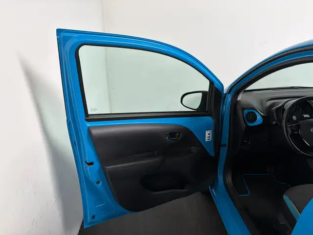 Toyota Aygo view 3