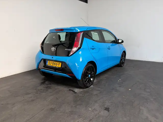 Toyota Aygo view 25
