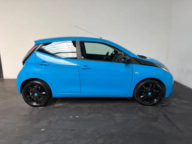 Toyota Aygo view 26