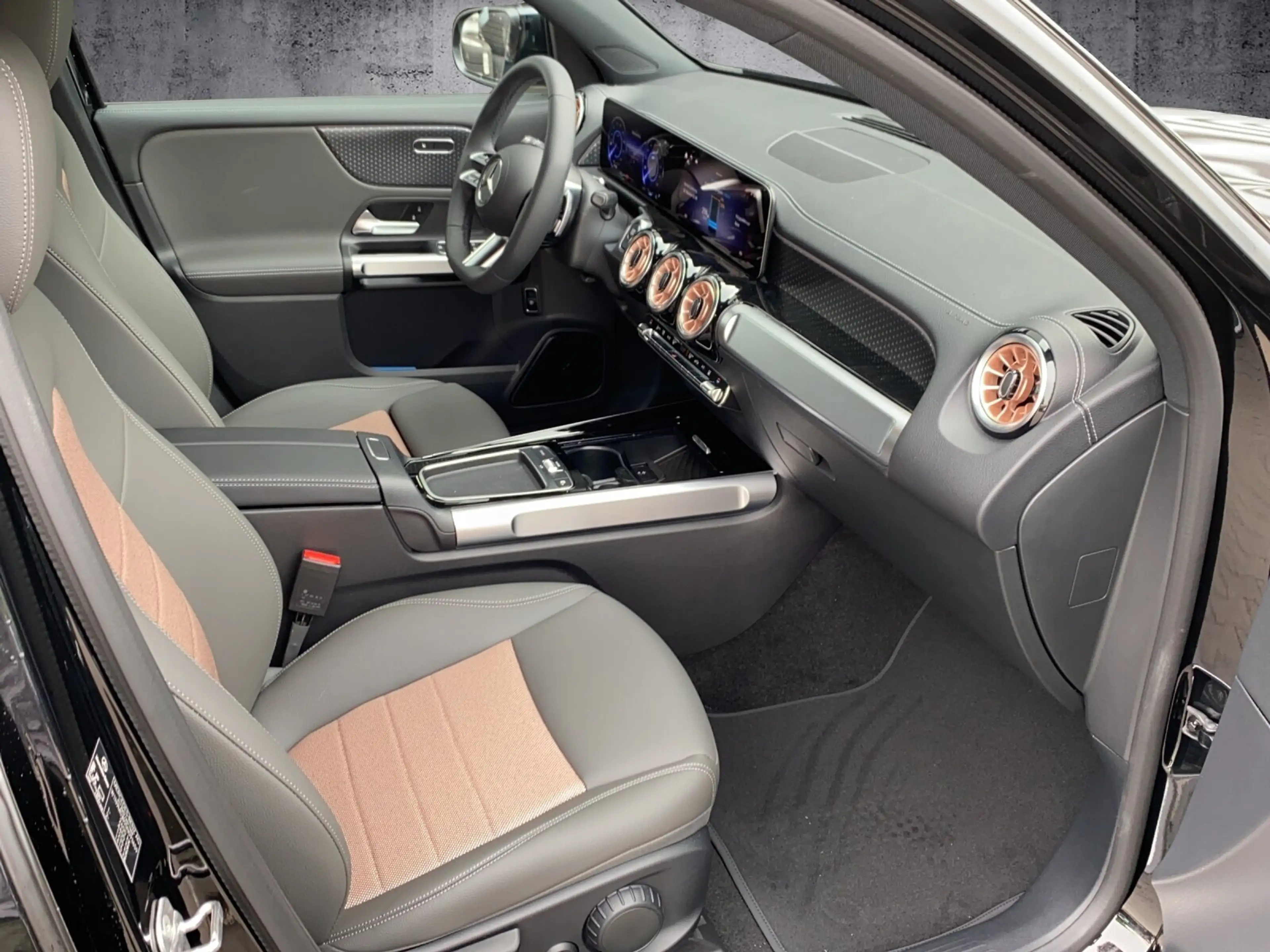 Mercedes-Benz EQB 300 EQB 300 4M NIGHT+ELECTRIC-ART+KAM+EASYP+KEYLESS — photo 12