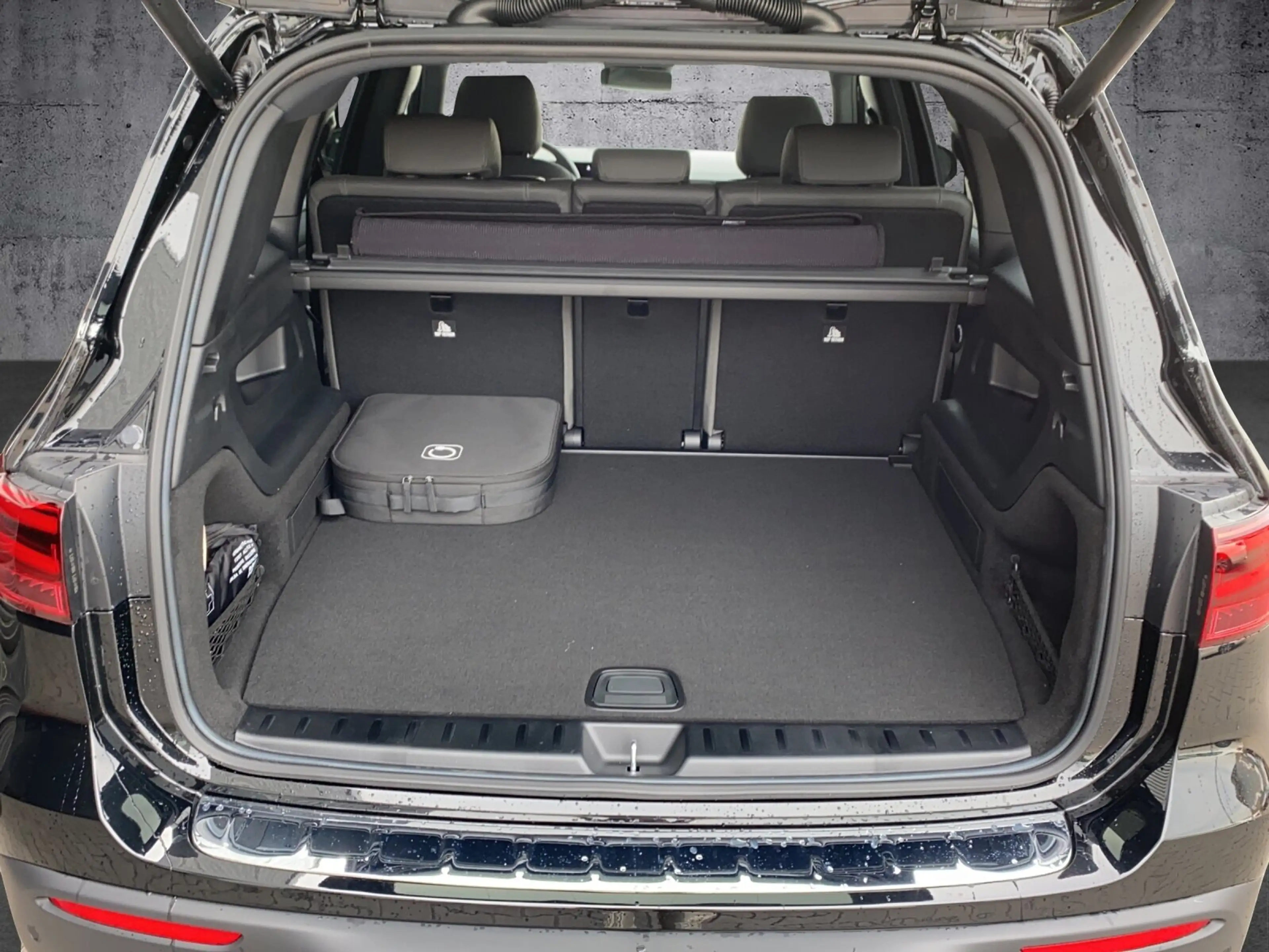 Mercedes-Benz EQB 300 EQB 300 4M NIGHT+ELECTRIC-ART+KAM+EASYP+KEYLESS — photo 14