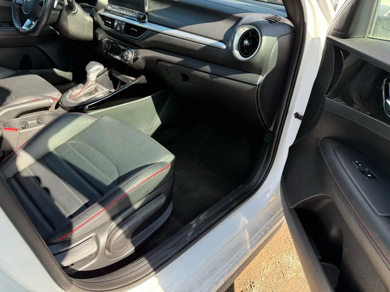 Kia Forte снимка Kia Forte