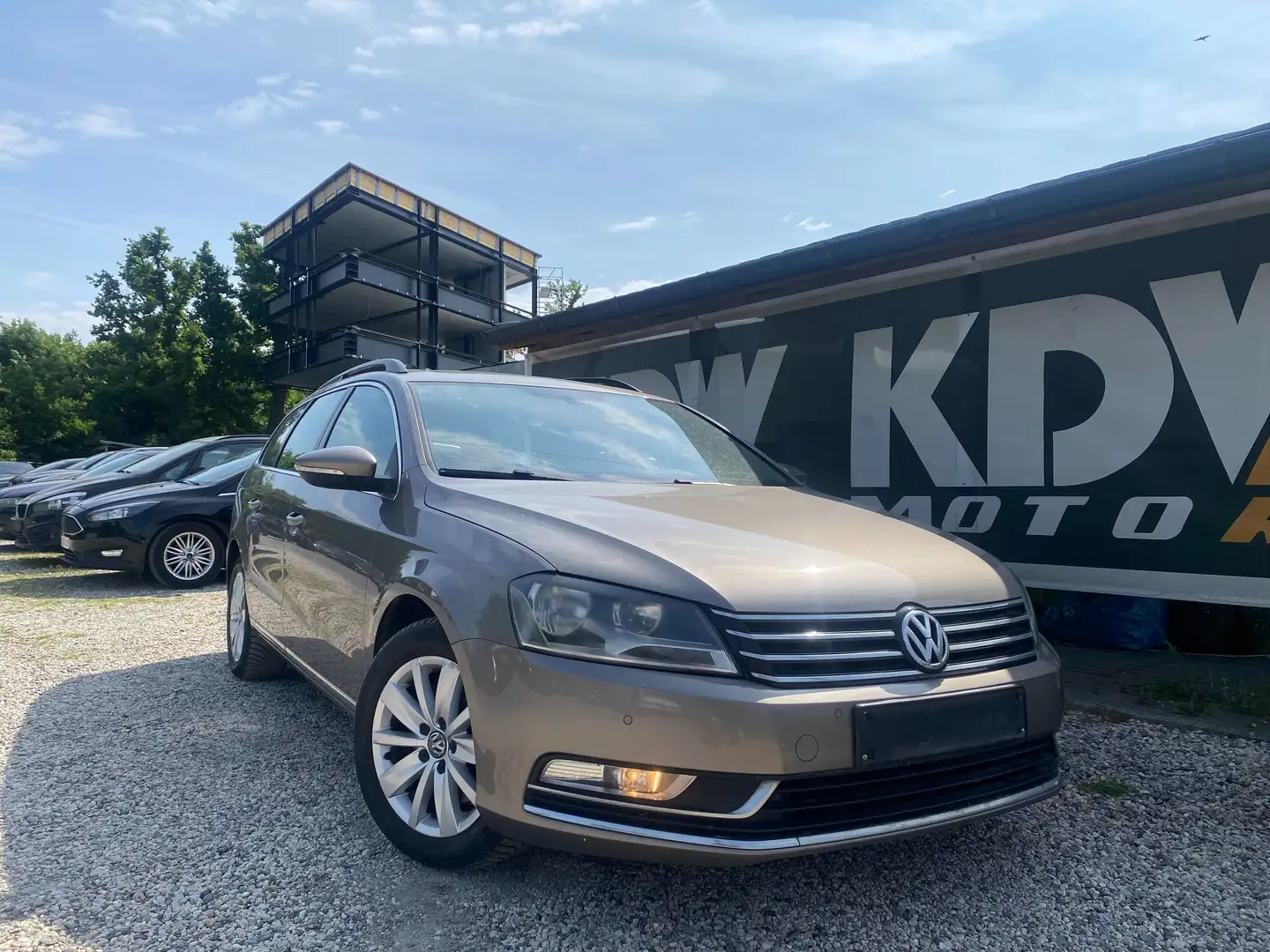 Volkswagen Passat 1.6 CR TDi Comfortline BMT Beige - 1