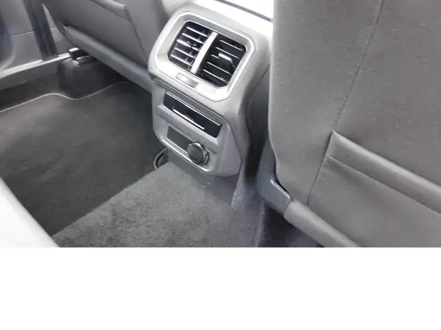 Volkswagen Tiguan Allspace view 19