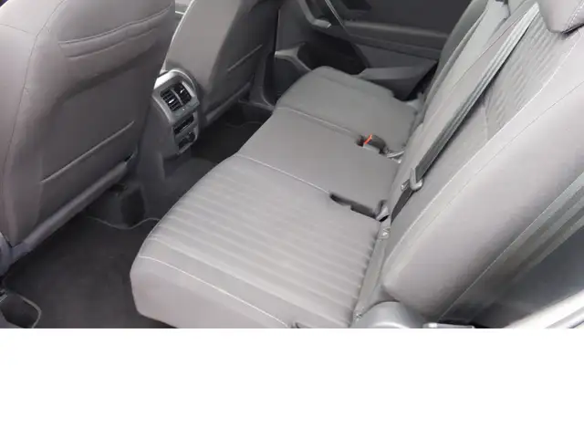 Volkswagen Tiguan Allspace view 21