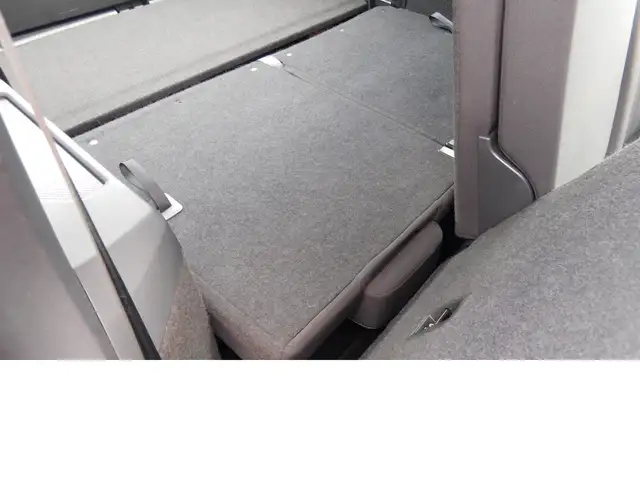 Volkswagen Tiguan Allspace view 18
