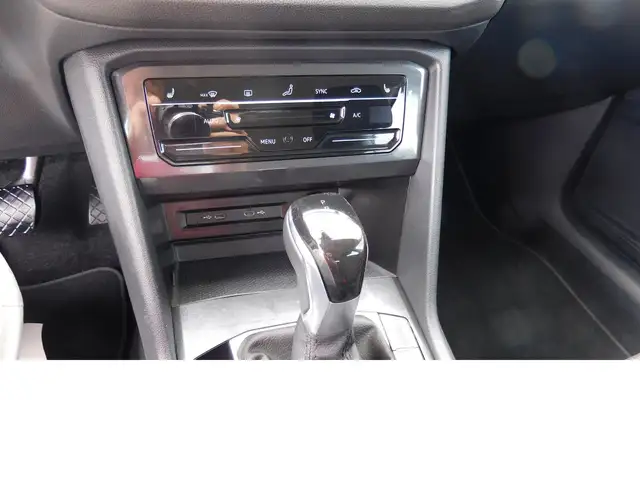 Volkswagen Tiguan Allspace view 7