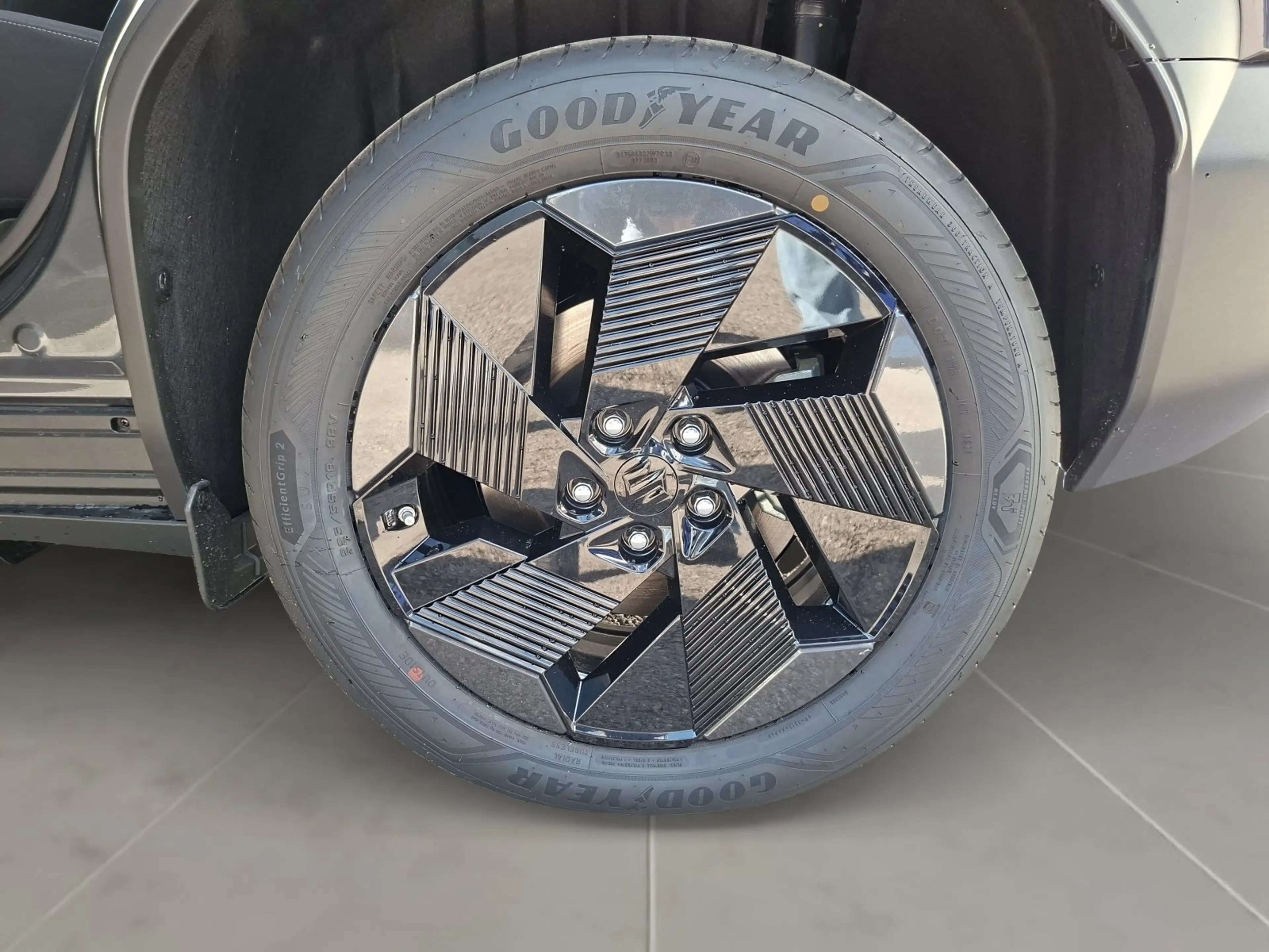Suzuki e Vitara 61kWh ALLGRIP-e shine — photo 11