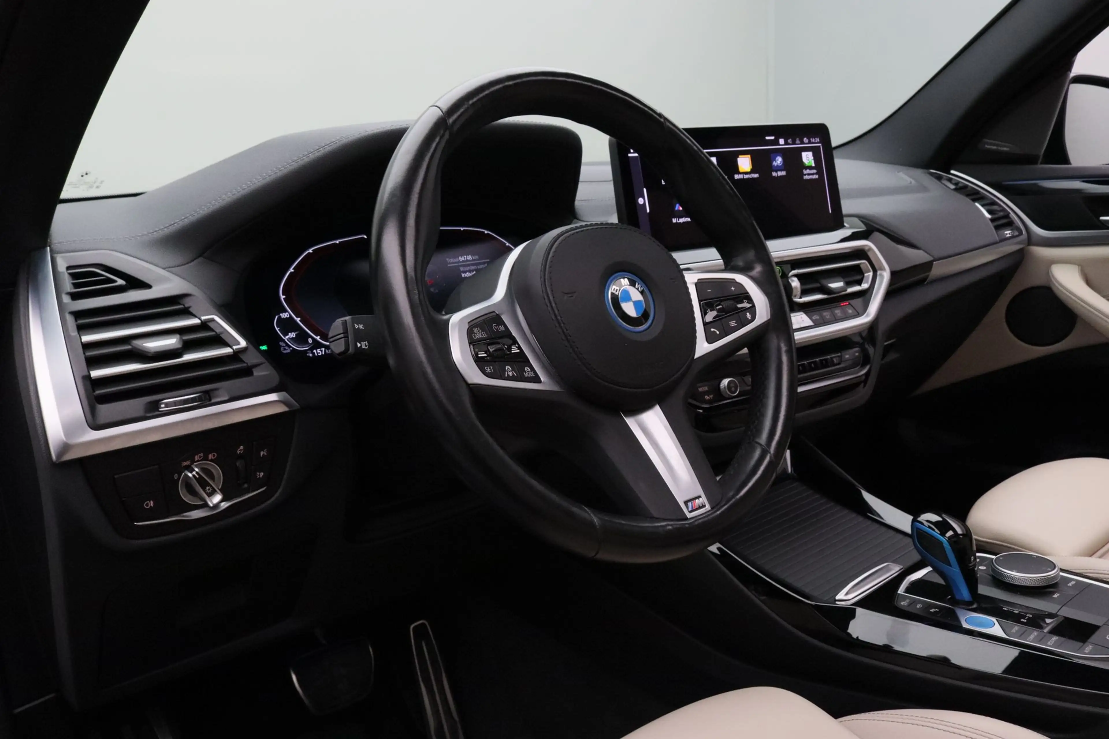 BMW iX3 High Executive 80 kWh — photo 11