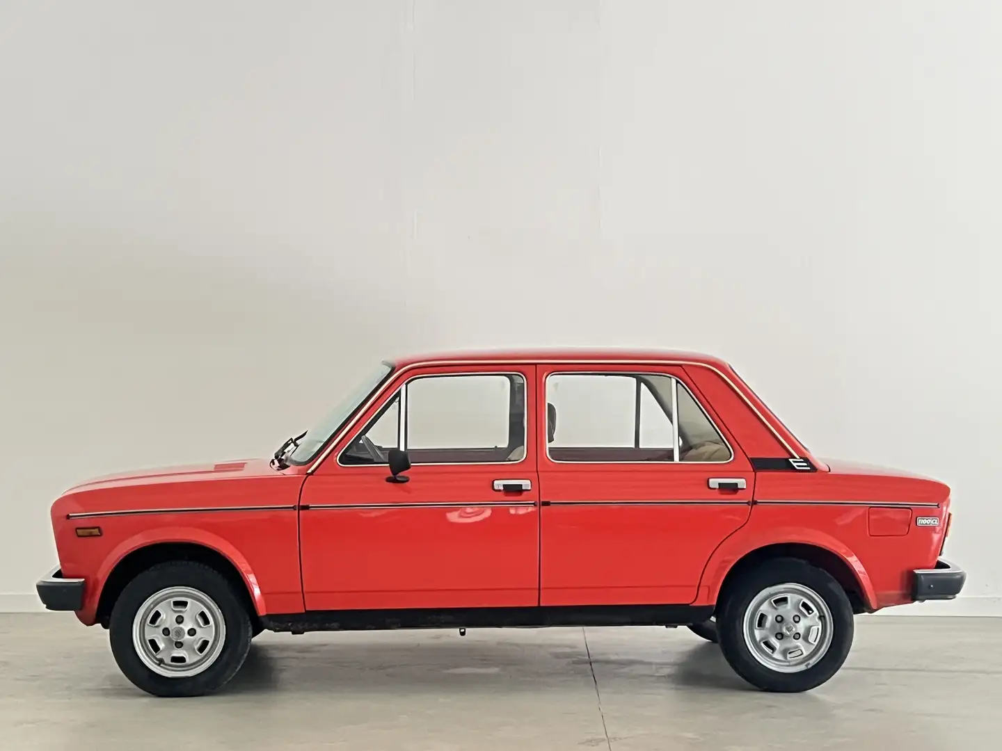 Fiat 128 1100 CL Rojo - 2