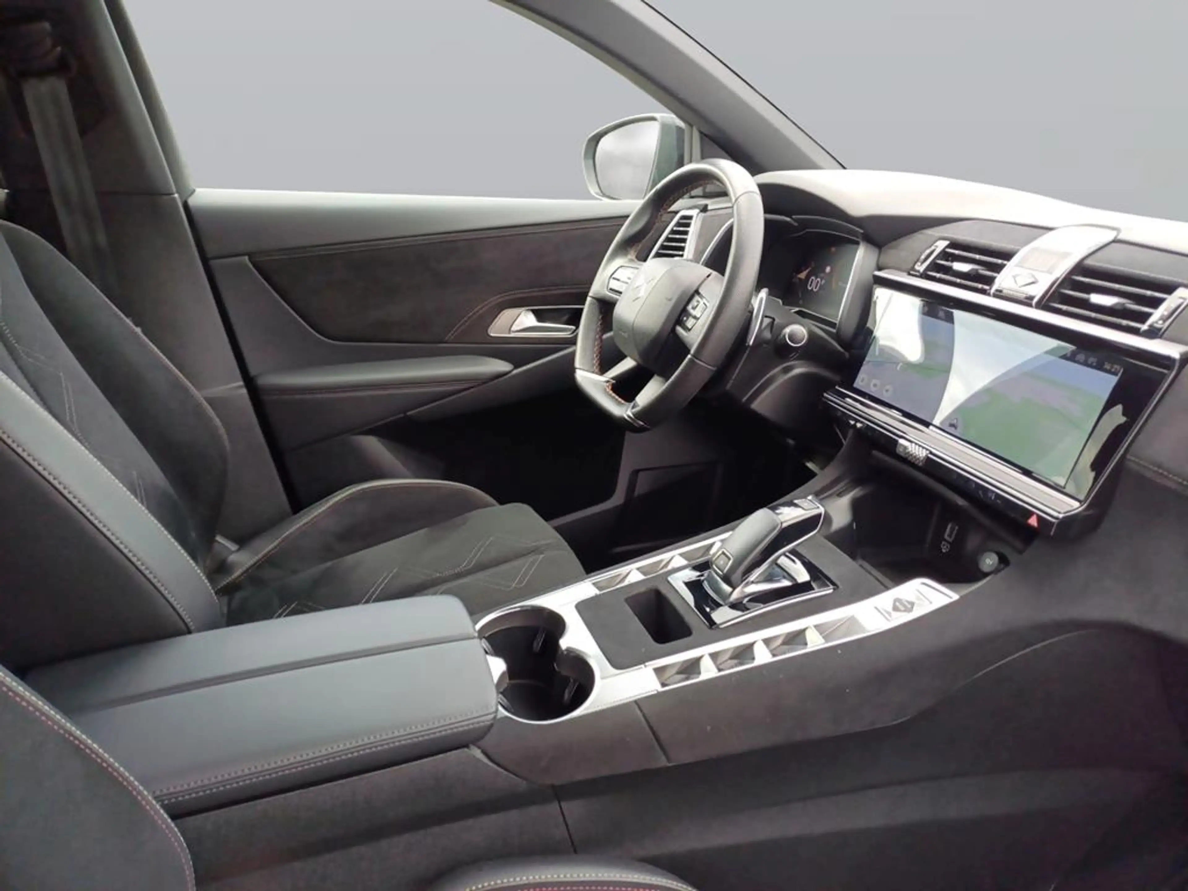DS Automobiles DS 7 Performance Line — photo 11