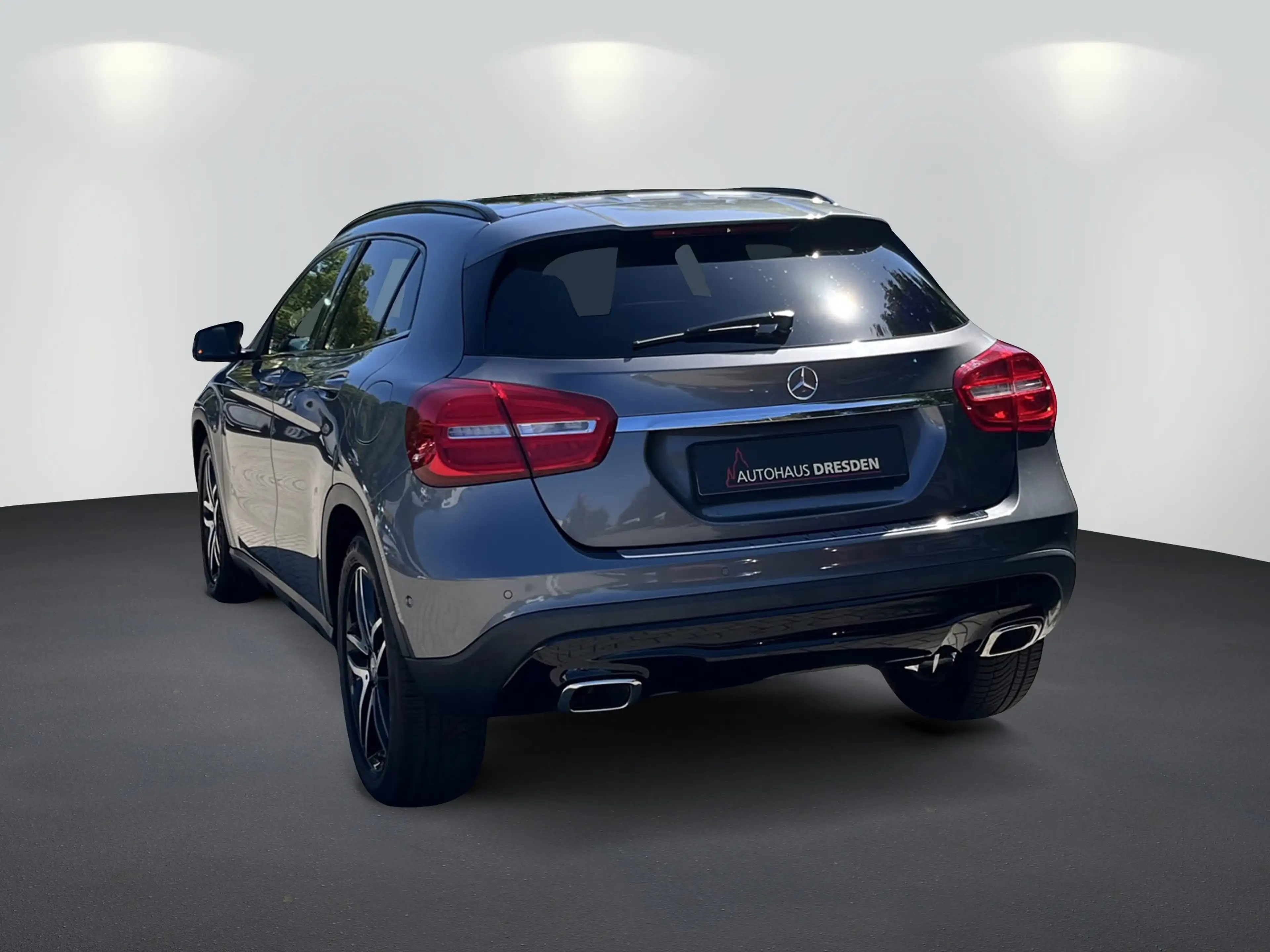 Mercedes-Benz GLA 200 Urban Navi+Pano+SD+SHZ+LM+PDC — photo 5