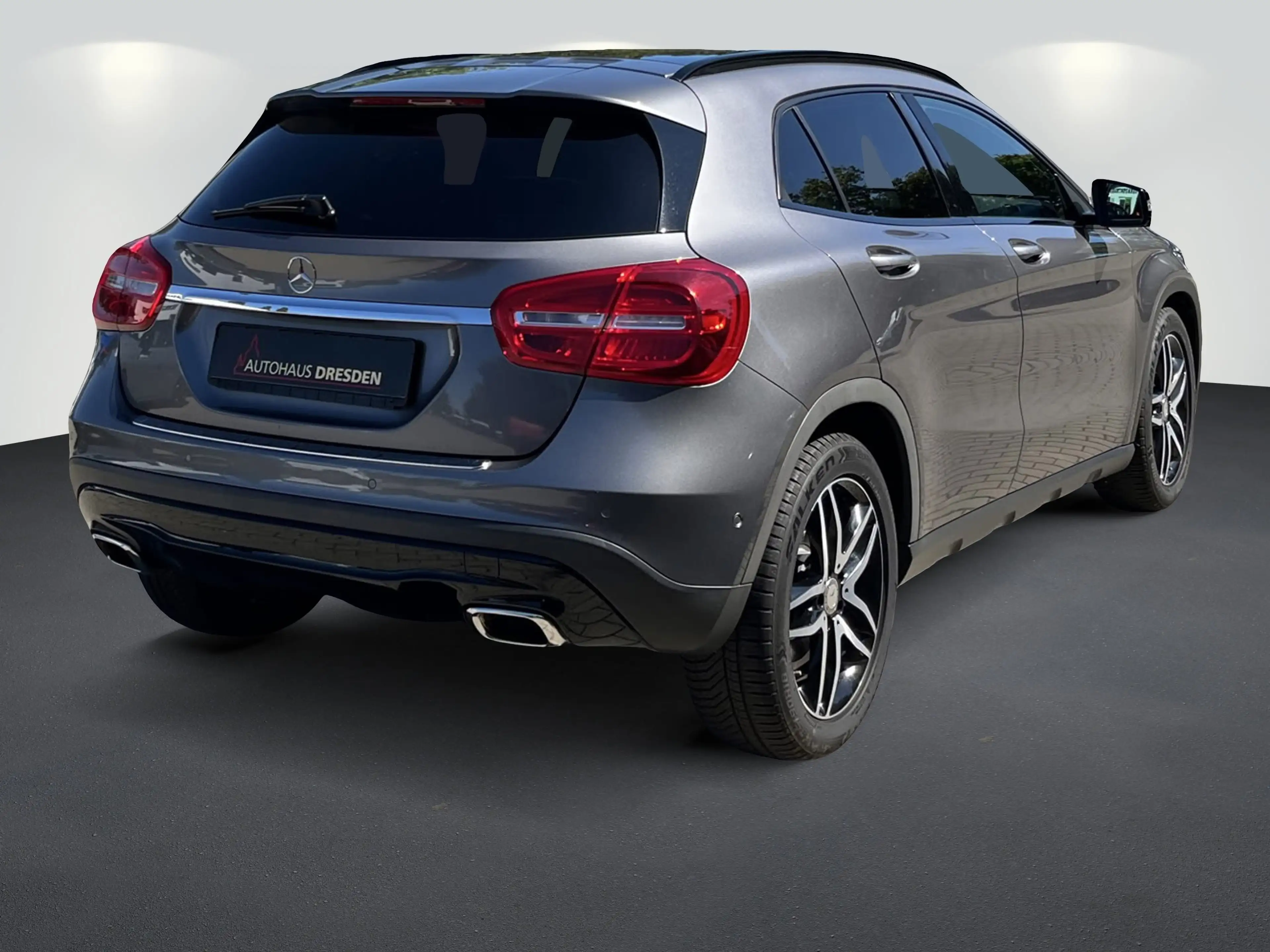 Mercedes-Benz GLA 200 Urban Navi+Pano+SD+SHZ+LM+PDC — photo 7