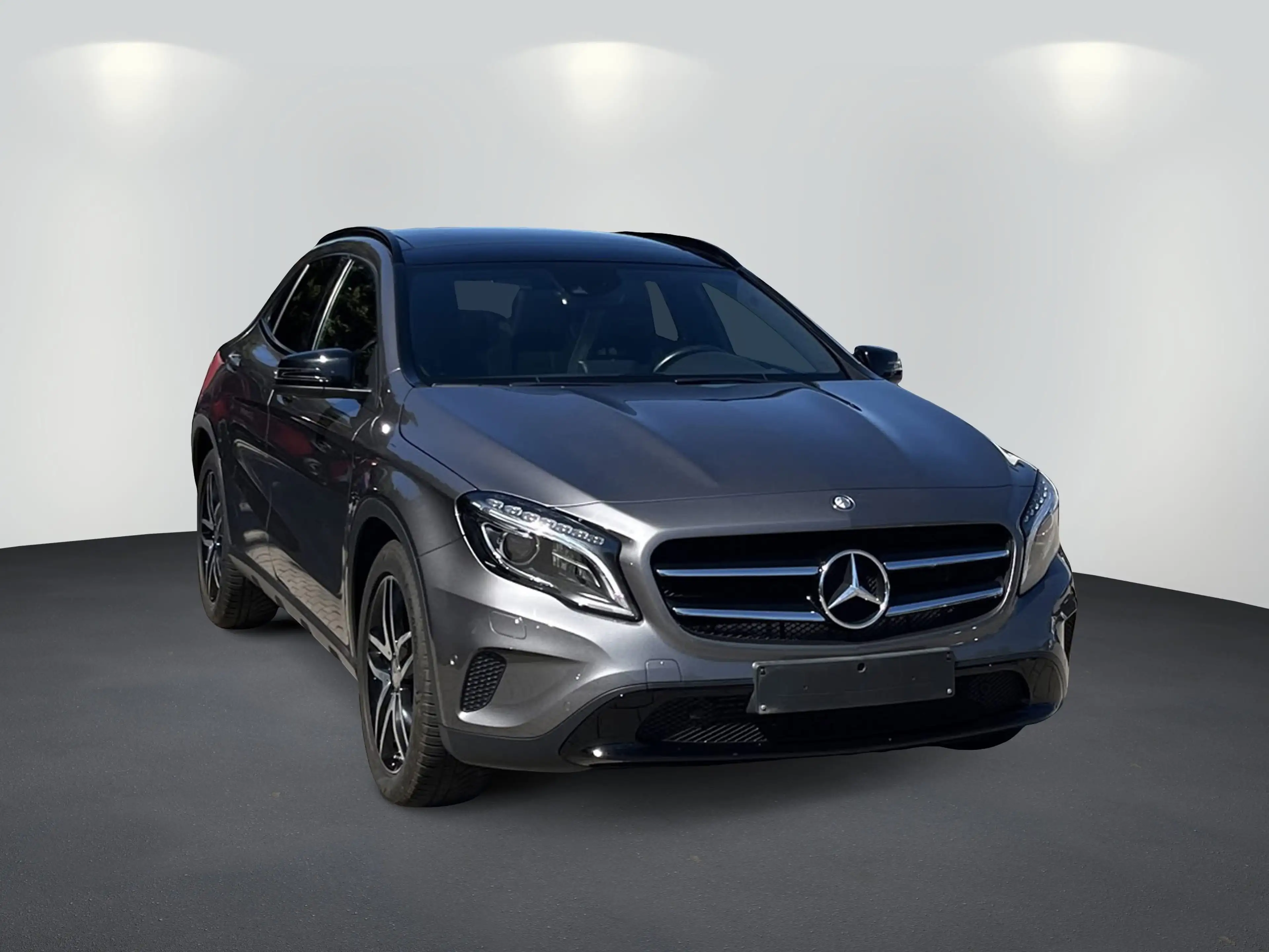 Mercedes-Benz GLA 200 Urban Navi+Pano+SD+SHZ+LM+PDC — photo 2