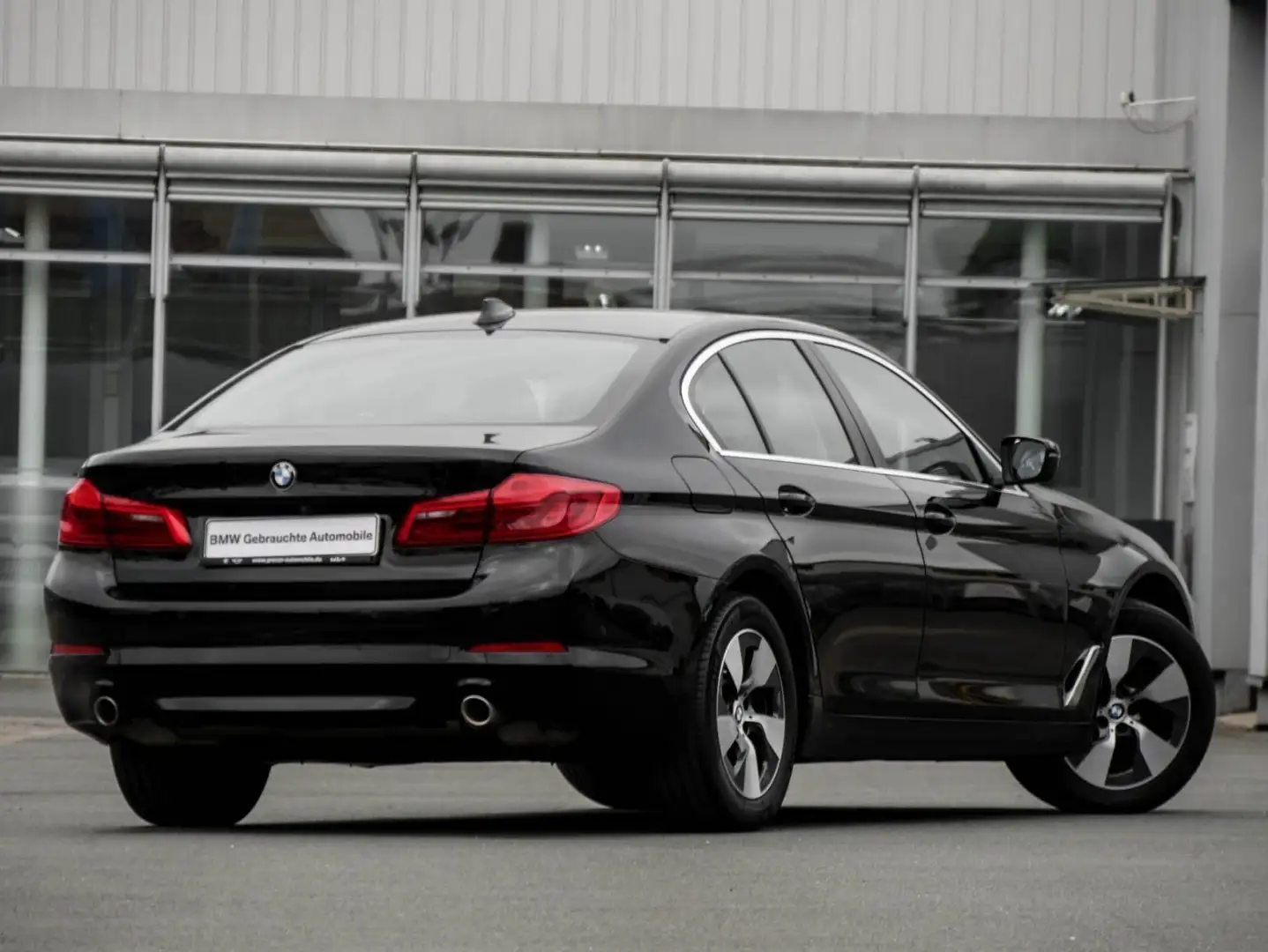 BMW 520 i Lim. Aut. LED+RFK+HIFI+SHZ+ALARM Schwarz - 2