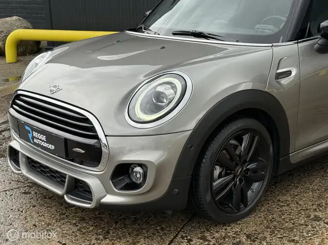Mini Hatch view 6