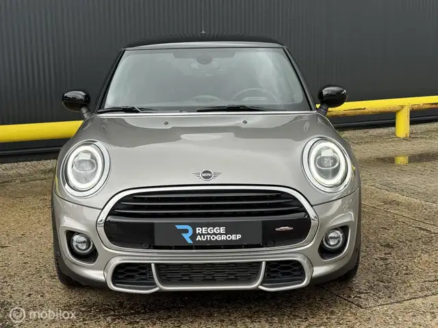 Mini Hatch view 5