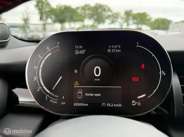 Mini Hatch view 15
