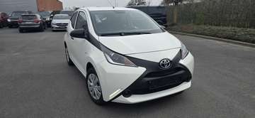 Aygo 1.0i VVT-i x-play and pack x-pure