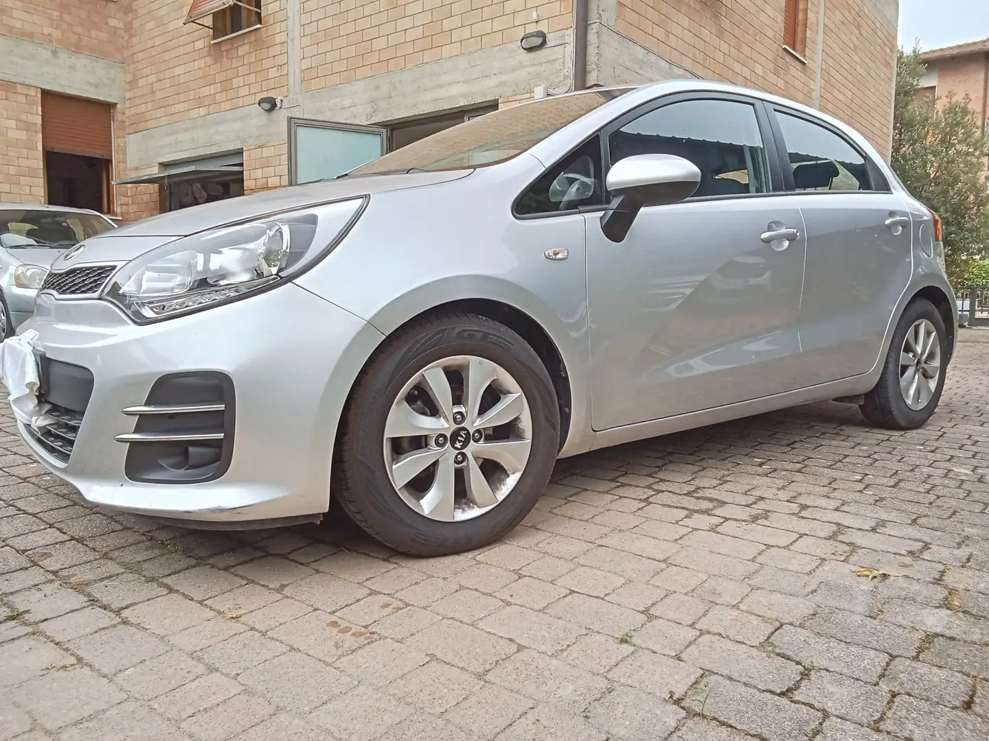 Kia Rio 5p 1.2 - 2