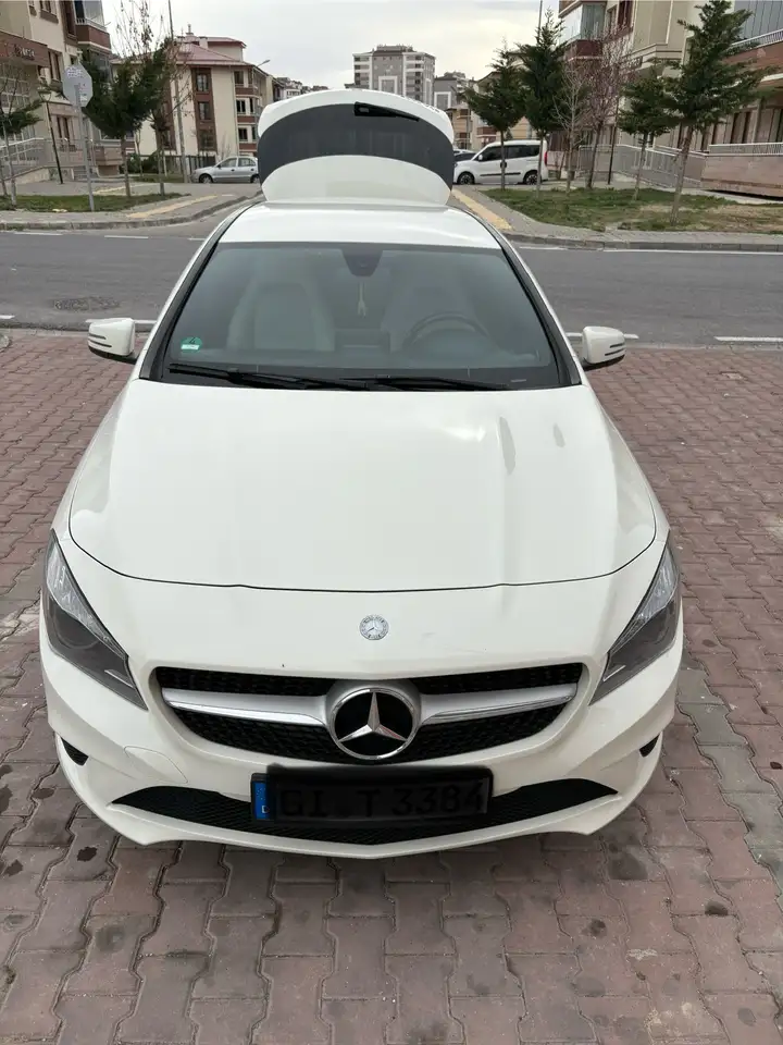Mercedes-Benz CLA 200