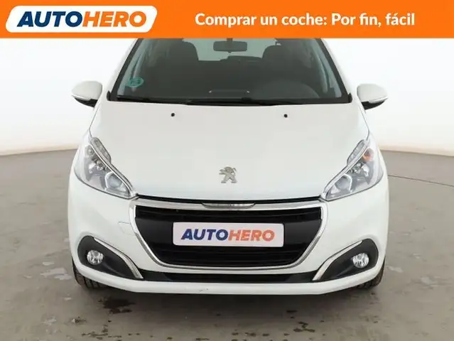 Peugeot 208 view 9