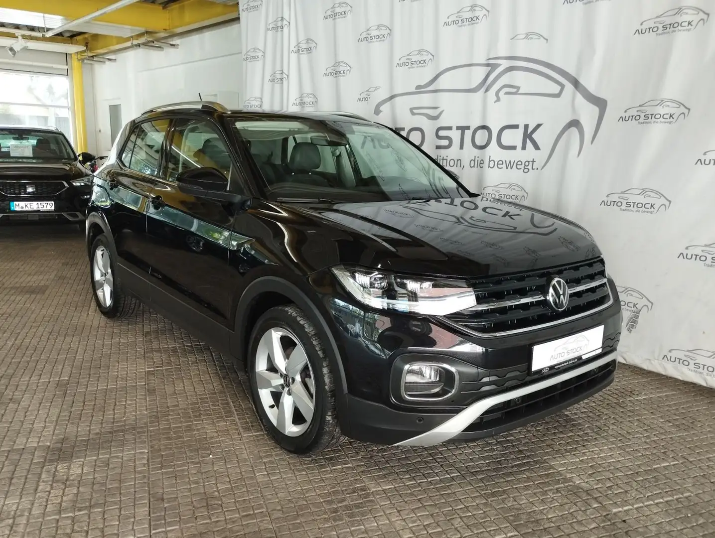 Volkswagen T-Cross 1.0 TSI Style PDC LED Sitzh. App Connect Schwarz - 1
