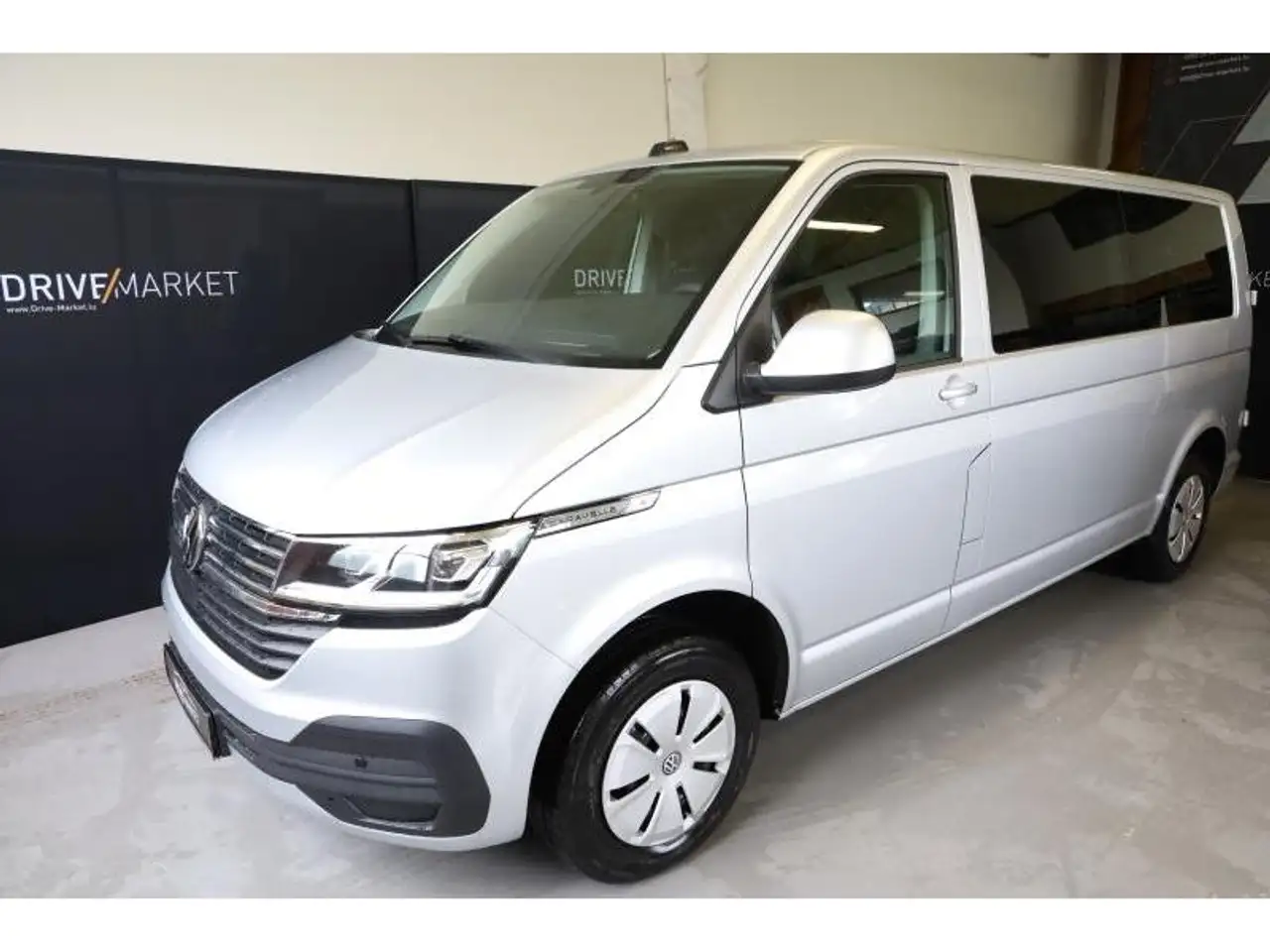 Volkswagen T6.1 Caravelle Comfortline LR LONG NAVI LED 17