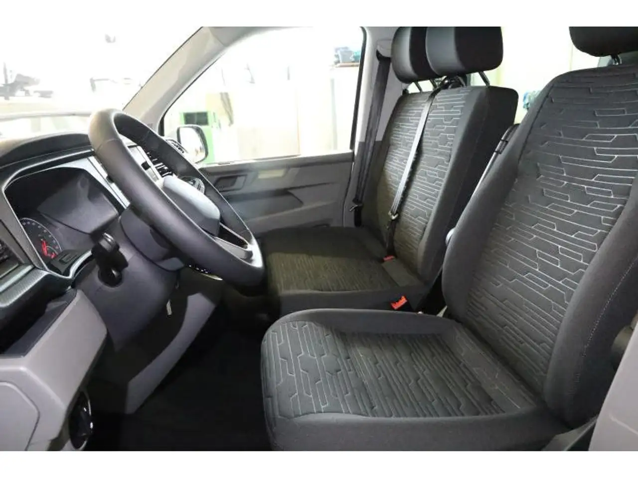 Volkswagen T6.1 Caravelle Comfortline LR LONG NAVI LED 12