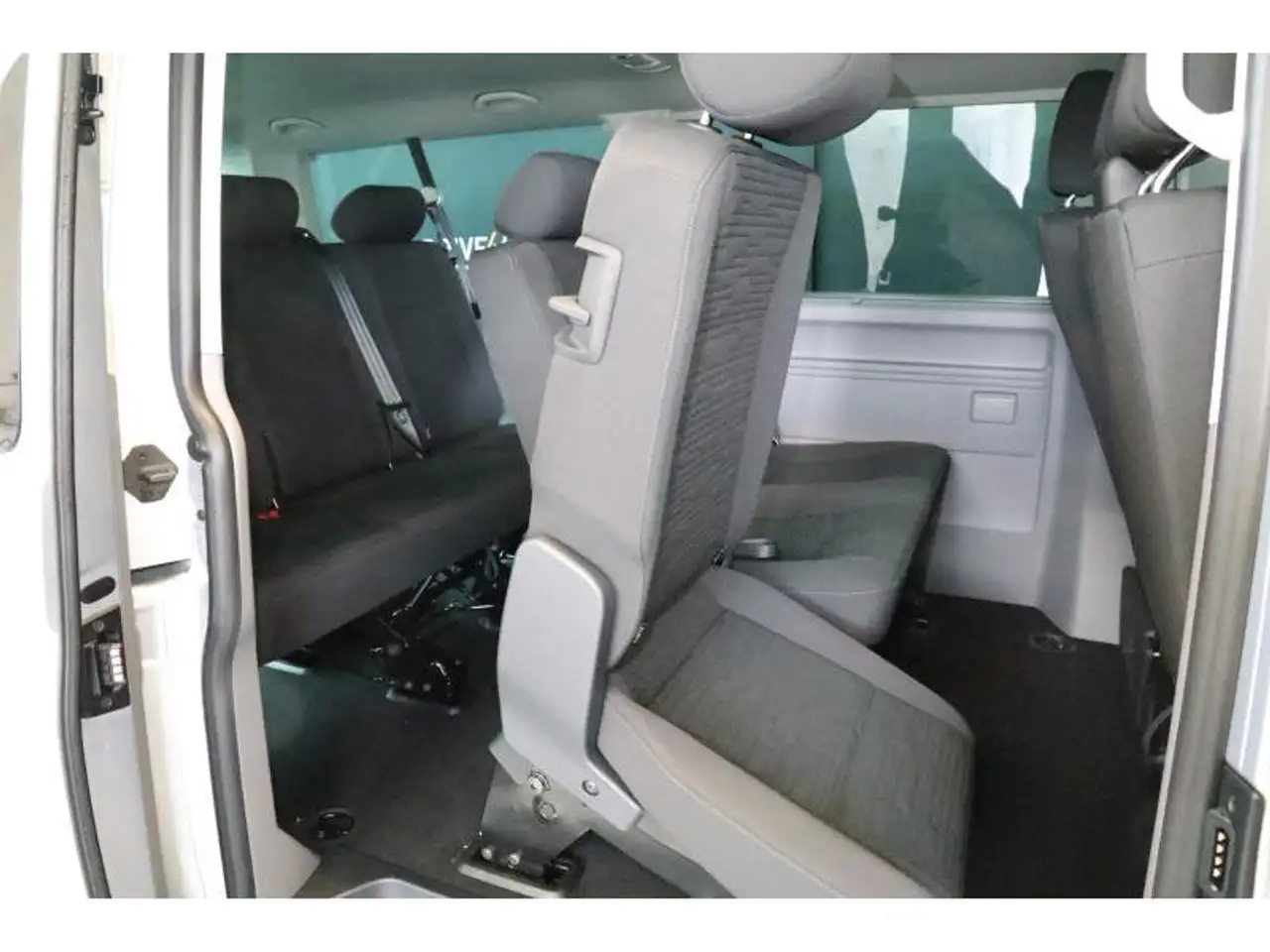 Volkswagen T6.1 Caravelle Comfortline LR LONG NAVI LED 16