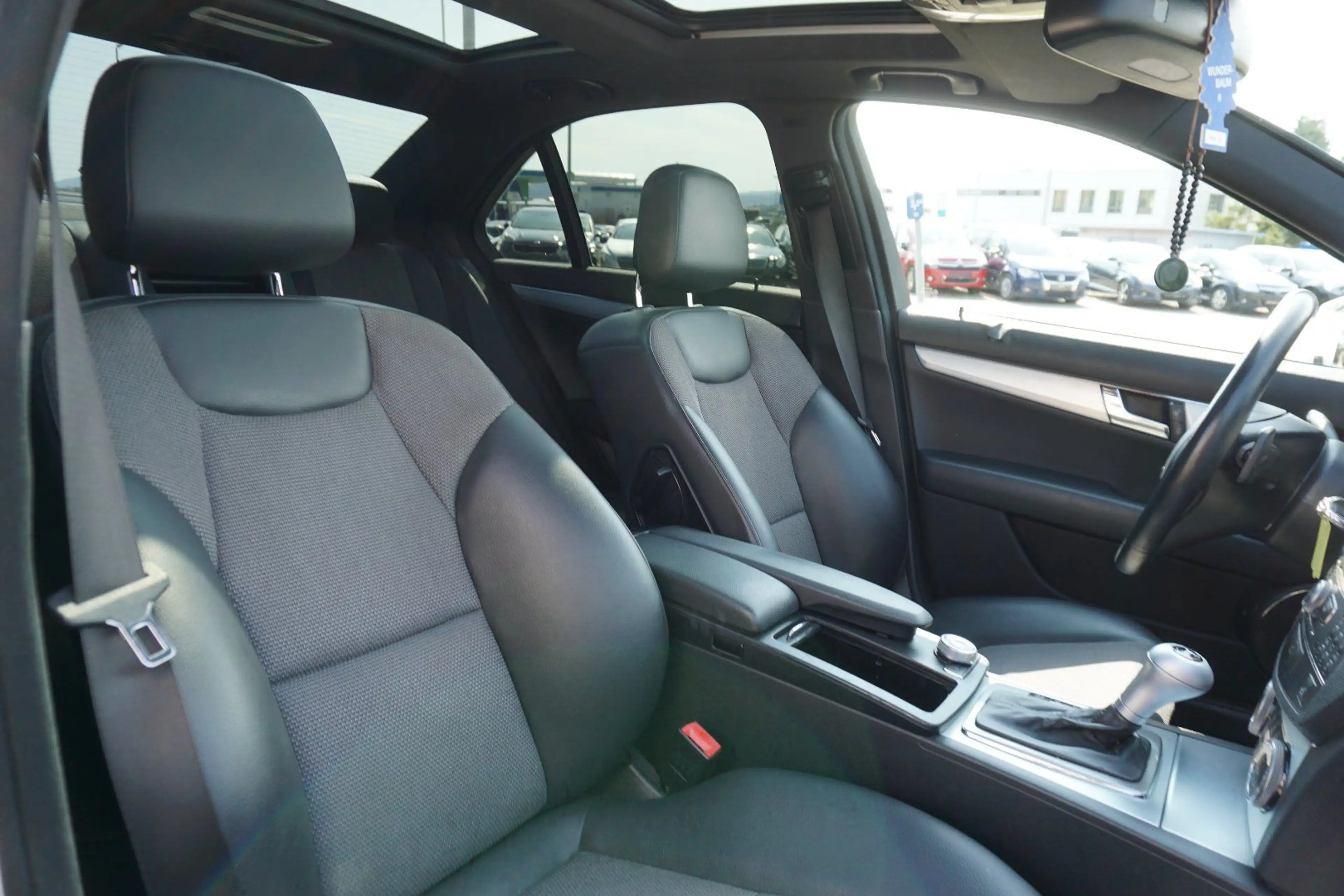 Mercedes-Benz C 350 C-Klasse C 350 CDI 4Matic AMG Paket — photo 12