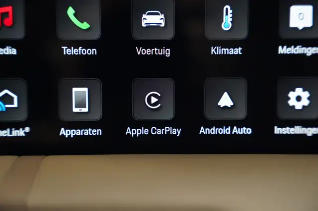 Porsche Taycan view 19