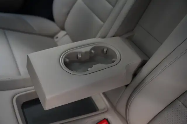 Porsche Taycan view 27