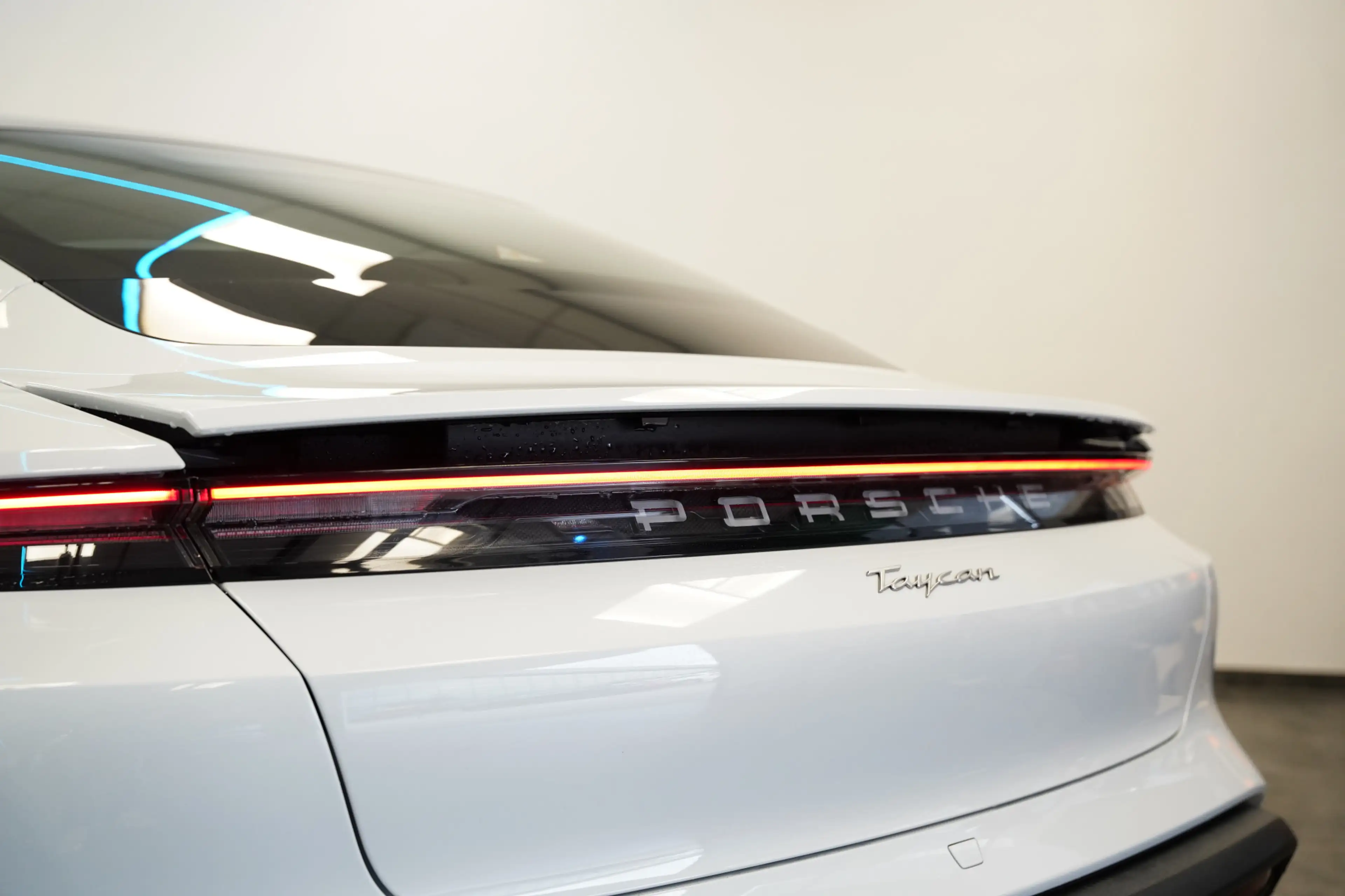 Porsche Taycan Performance 84 kWh ACC Panoramadak Leder Memory Se — photo 33