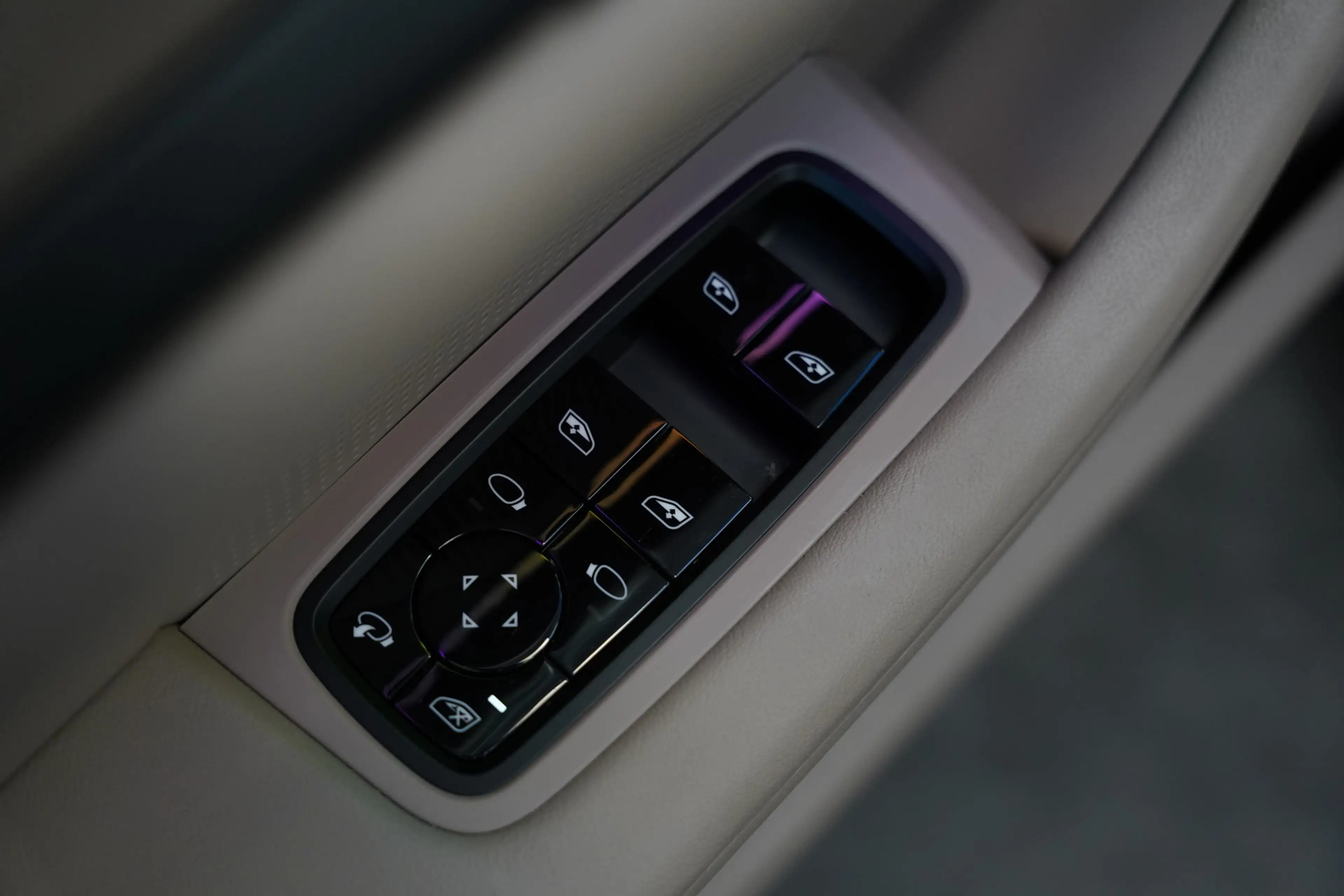 Porsche Taycan Performance 84 kWh ACC Panoramadak Leder Memory Se — photo 13